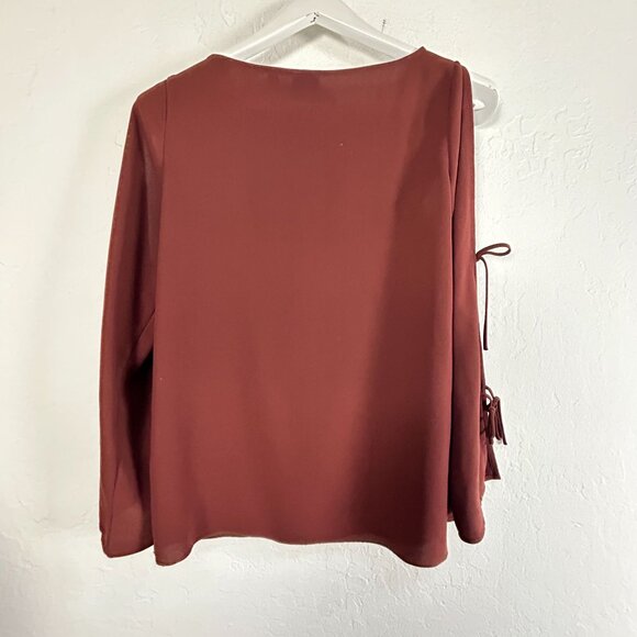 Aritzia Wilfred Womens Pozzi Open Tie Sleeve Blouse Size XS Burgundy Boat Neck - Picture 2 of 9
